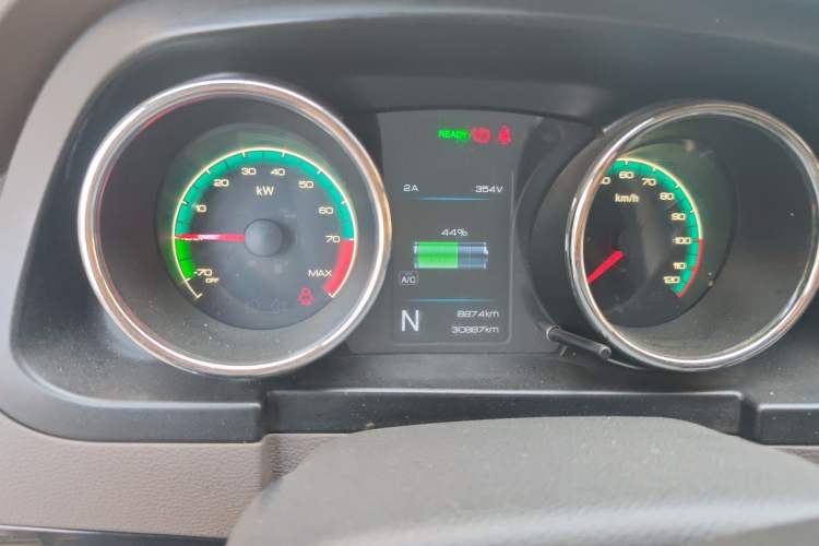 Used Dongfeng Yufeng EM26 2023 Standard Edition 41.472 kWh Henan Lithium Power Instrument Cluster