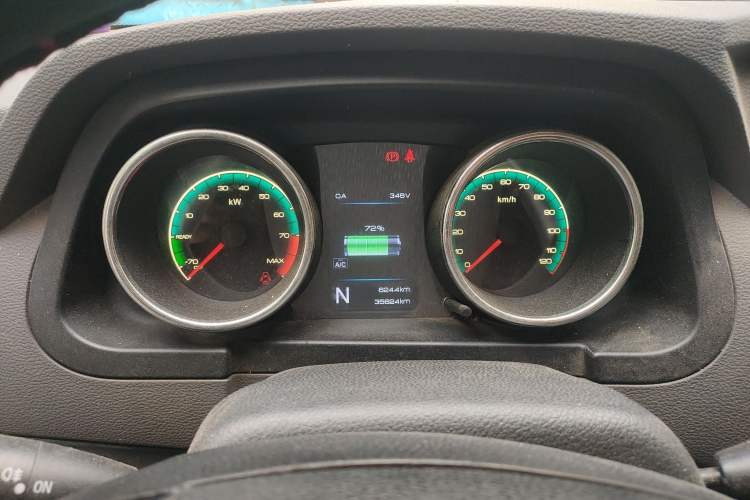 Used Dongfeng Yufeng EM26 2023 High-End Model 41.86 kWh CATL Instrument Cluster
