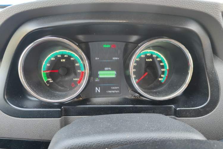 Used Dongfeng Yufeng EM26 2023 Standard Edition 41.472 kWh Henan Lithium Power Instrument Cluster