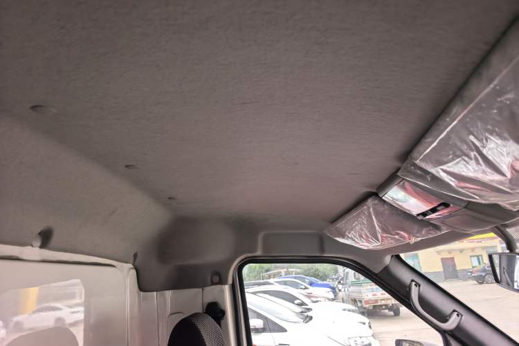 Used Dongfeng Yufeng EM26 2023 Standard Edition 41.472 kWh Henan Lithium Power Interior 1