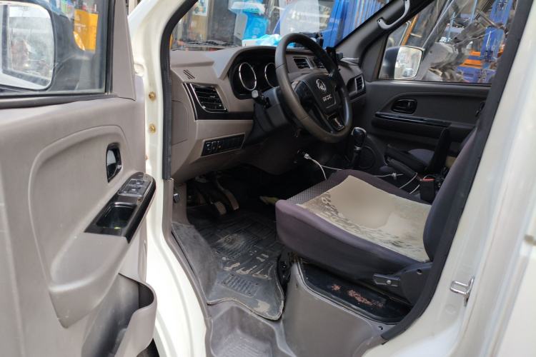Used Dongfeng Yufeng EM26 2023 High-End Model 41.86 kWh CATL Interior 3