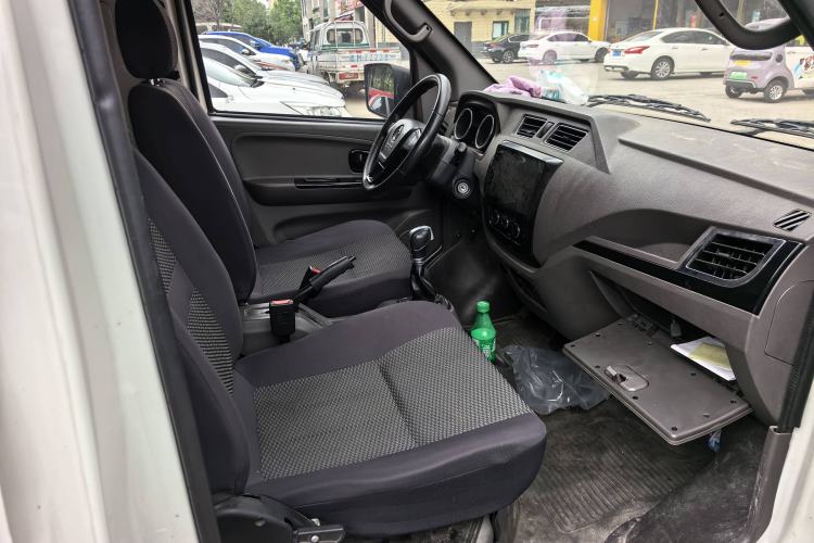 Used Dongfeng Yufeng EM26 2023 Standard Edition 41.472 kWh Henan Lithium Power Interior 3
