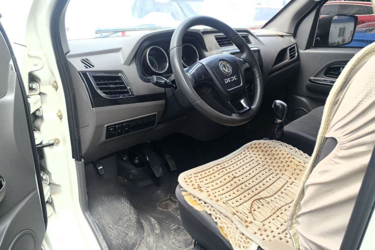Used Dongfeng Yufeng EM26 2023 Standard Edition 41.472 kWh Henan Lithium Power Interior 3