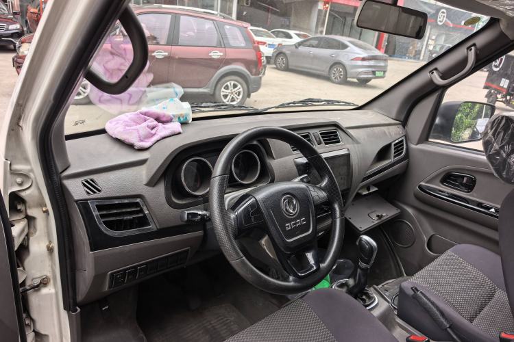 Used Dongfeng Yufeng EM26 2023 Standard Edition 41.472 kWh Henan Lithium Power Interior 5