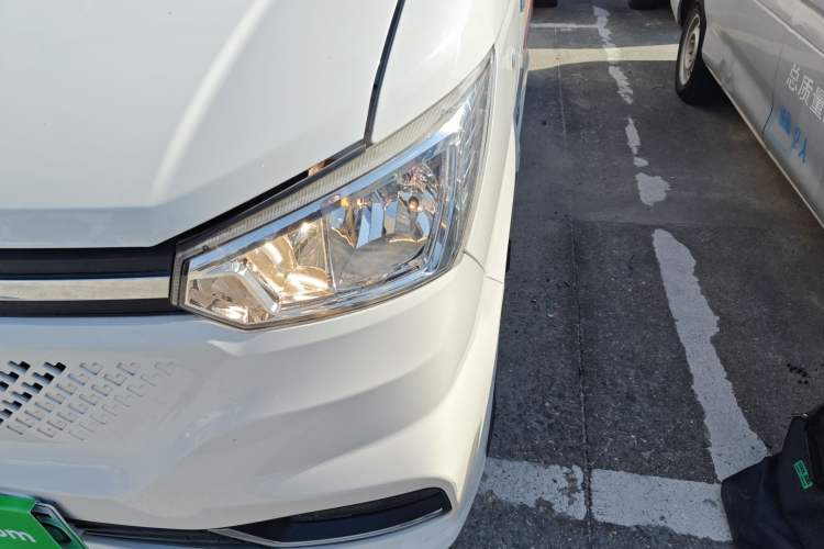 Used Dongfeng Yufeng EM26 2023 High-End Model 41.86 kWh CATL Left Front Headlight
