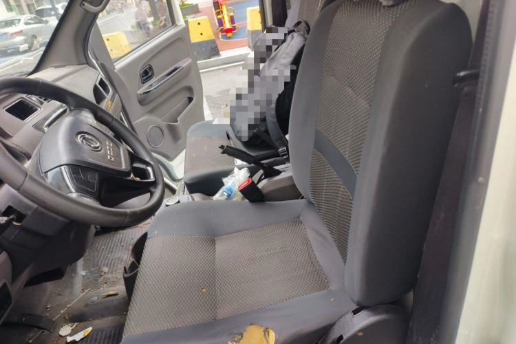 Used Dongfeng Yufeng EM26 2023 High-End Model 41.86 kWh CATL Left Front Seat