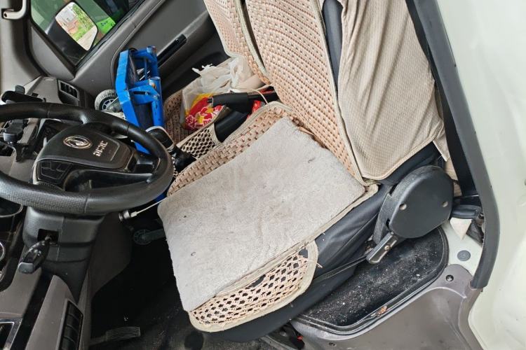 Used Dongfeng Yufeng EM26 2023 Standard Edition 41.472 kWh Henan Lithium Power Left Front Seat