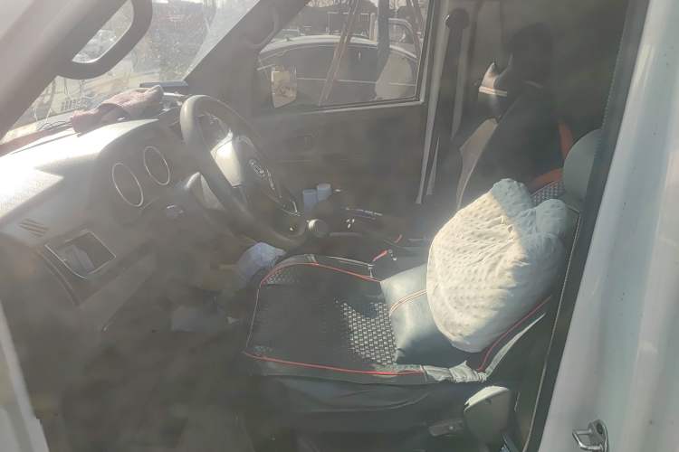 Used Dongfeng Yufeng EM26 2023 Standard Edition 41.472 kWh Henan Lithium Power Left Front Seat