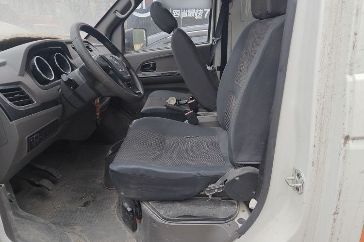 Used Dongfeng Yufeng EM26 2023 Standard Edition 41.472 kWh Henan Lithium Power Left Front Seat