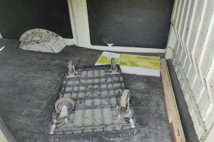 Used Dongfeng Yufeng EM26 2023 Standard Edition 41.472 kWh Henan Lithium Power Left Rear Seat