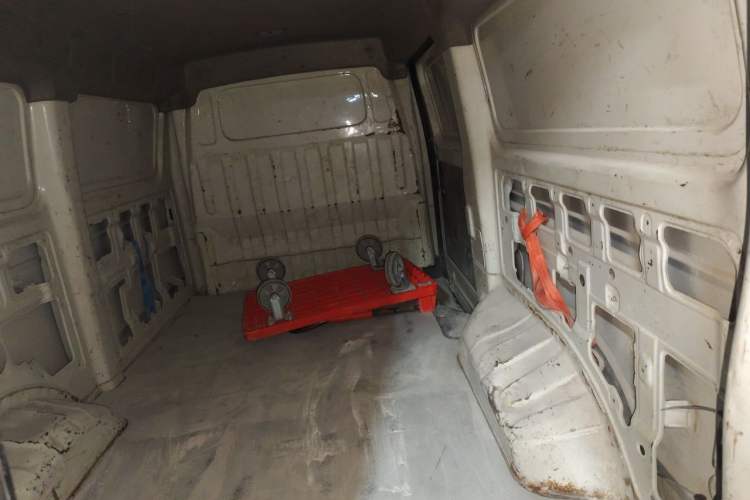 Used Dongfeng Yufeng EM26 2023 Standard Edition 41.472 kWh Henan Lithium Power Left Rear Seat