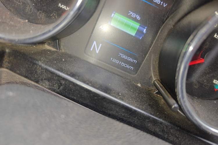 Used Dongfeng Yufeng EM26 2023 Standard Edition 41.472 kWh Henan Lithium Power Odometer Close Up