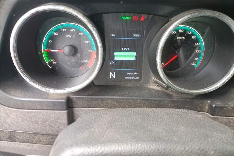 Used Dongfeng Yufeng EM26 2023 Standard Edition 41.472 kWh Henan Lithium Power Odometer Close Up