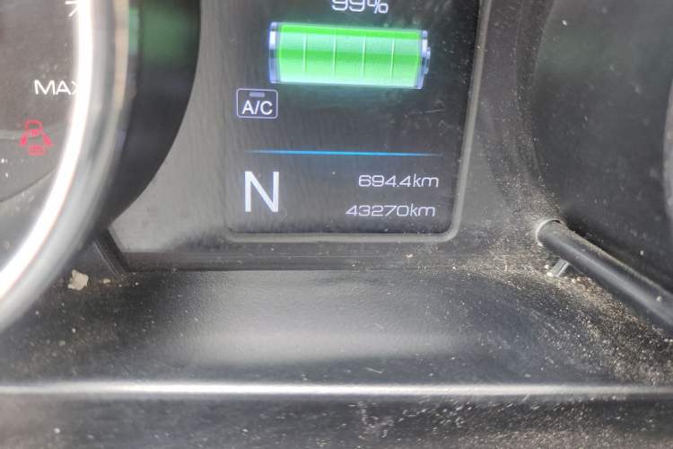 Used Dongfeng Yufeng EM26 2023 Standard Edition 41.472 kWh Henan Lithium Power Odometer Close Up