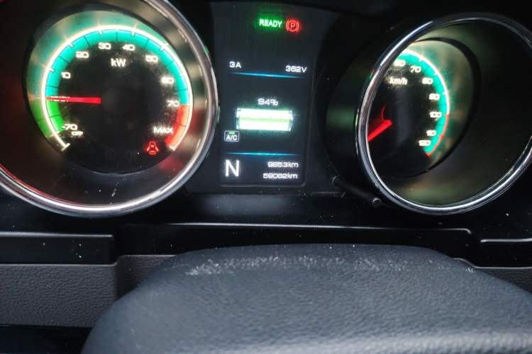 Used Dongfeng Yufeng EM26 2023 Standard Edition 41.472 kWh Henan Lithium Power Odometer Close Up