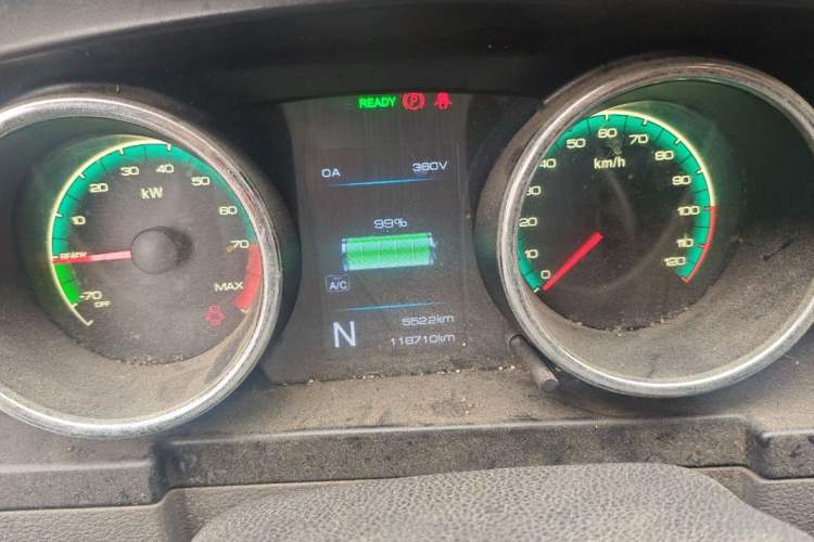 Used Dongfeng Yufeng EM26 2023 Standard Edition 41.472 kWh Henan Lithium Power Odometer Close Up