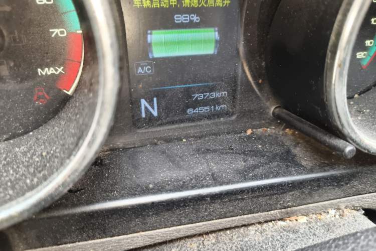 Used Dongfeng Yufeng EM26 2023 Standard Edition 41.472 kWh Henan Lithium Power Odometer Close Up