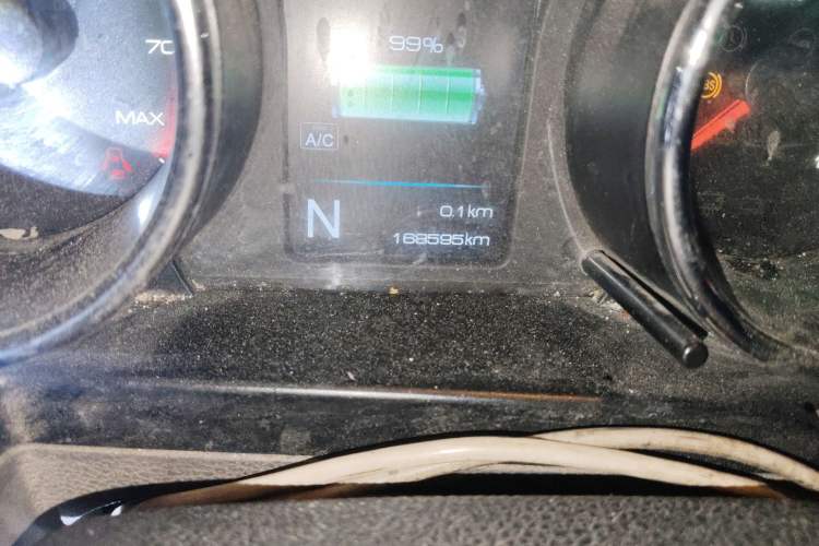 Used Dongfeng Yufeng EM26 2023 Standard Edition 41.472 kWh Henan Lithium Power Odometer Close Up