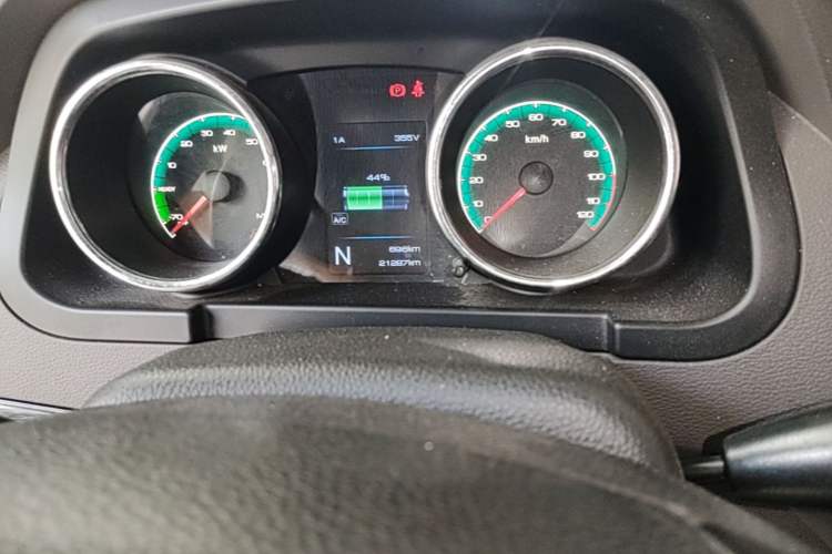 Used Dongfeng Yufeng EM26 2023 Standard Edition 41.472 kWh Henan Lithium Power Odometer Close Up