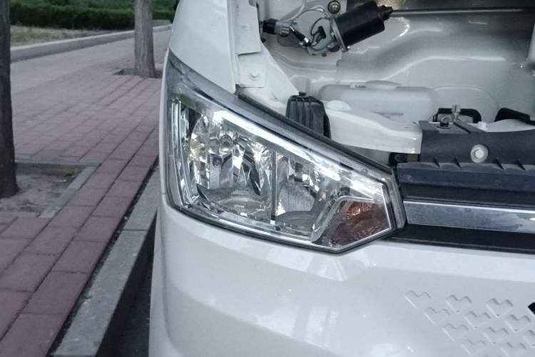 Used Dongfeng Yufeng EM26 2023 High-End Model 41.86 kWh CATL Right Front Headlight