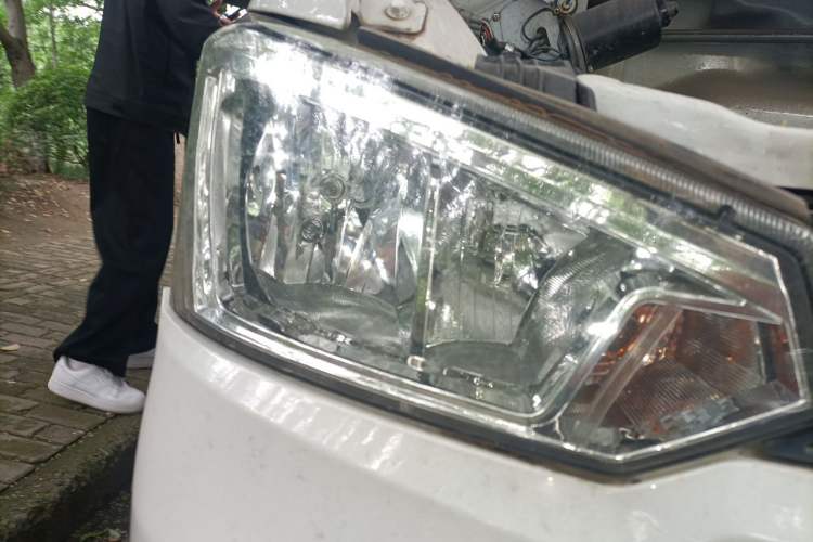 Used Dongfeng Yufeng EM26 2023 Standard Edition 41.472 kWh Henan Lithium Power Right Front Headlight