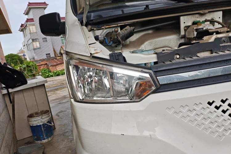 Used Dongfeng Yufeng EM26 2023 Standard Edition 41.472 kWh Henan Lithium Power Right Front Headlight