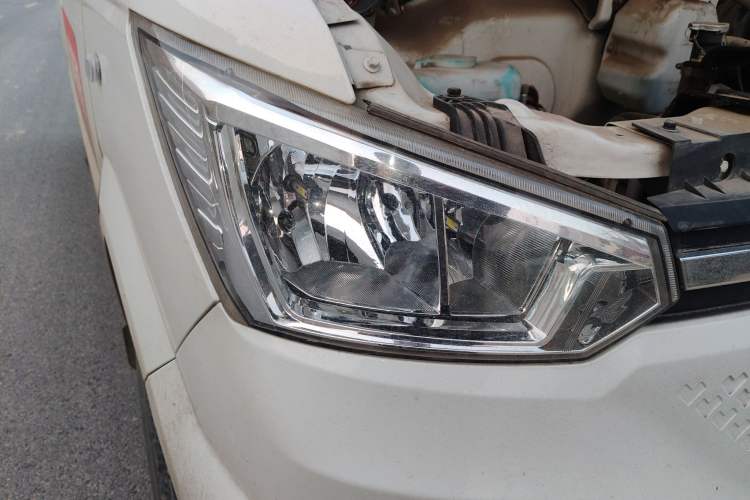Used Dongfeng Yufeng EM26 2023 Standard Edition 41.472 kWh Henan Lithium Power Right Front Headlight