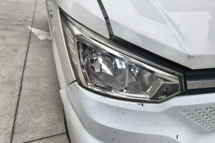 Used Dongfeng Yufeng EM26 2023 Standard Edition 41.472 kWh Henan Lithium Power Right Front Headlight