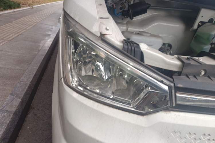 Used Dongfeng Yufeng EM26 2023 Standard Edition 41.472 kWh Henan Lithium Power Right Front Headlight