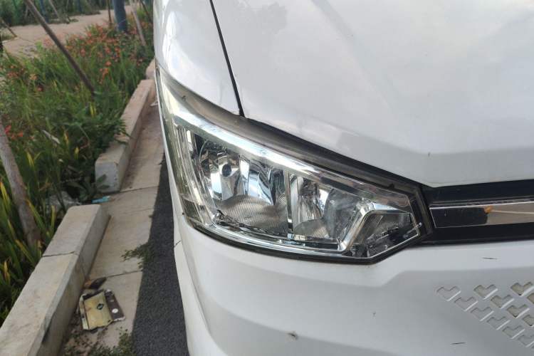 Used Dongfeng Yufeng EM26 2023 Standard Edition 41.472 kWh Henan Lithium Power Right Front Headlight