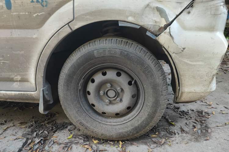Used Dongfeng Yufeng EM26 2023 Standard Edition 41.472 kWh Henan Lithium Power Right Front Wheel Hub
