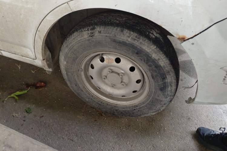 Used Dongfeng Yufeng EM26 2023 Standard Edition 41.472 kWh Henan Lithium Power Right Front Wheel Hub