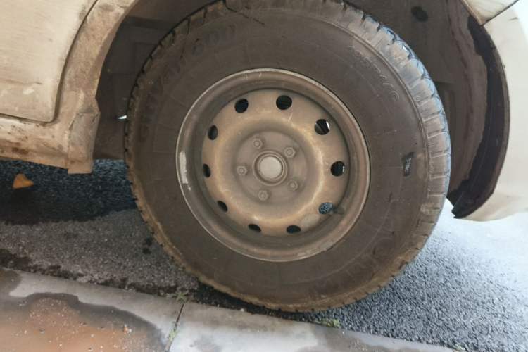 Used Dongfeng Yufeng EM26 2023 Standard Edition 41.472 kWh Henan Lithium Power Right Front Wheel Hub