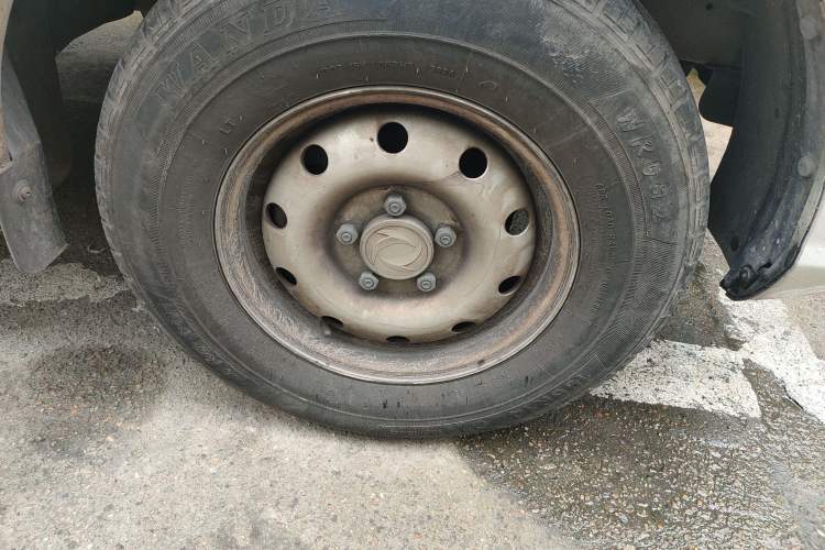 Used Dongfeng Yufeng EM26 2023 High-End Model 41.86 kWh CATL Right Front Wheel Hub