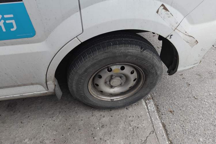 Used Dongfeng Yufeng EM26 2023 Standard Edition 41.472 kWh Henan Lithium Power Right Front Wheel Hub