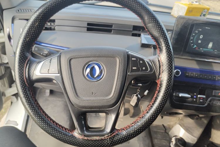 Used Dongfeng Yufeng EM26 2023 Standard Edition 41.472 kWh Henan Lithium Power Steering Wheel