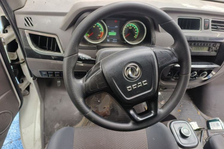 Used Dongfeng Yufeng EM26 2023 High-End Model 41.86 kWh CATL Steering Wheel