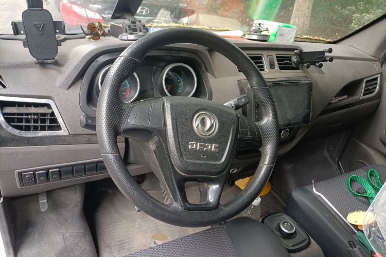 Used Dongfeng Yufeng EM26 2023 Standard Edition 41.472 kWh Henan Lithium Power Steering Wheel