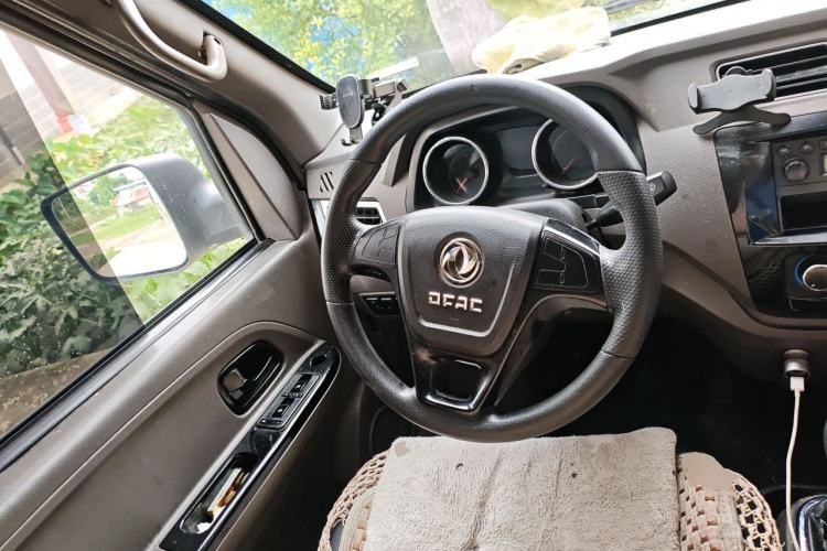 Used Dongfeng Yufeng EM26 2023 Standard Edition 41.472 kWh Henan Lithium Power Steering Wheel