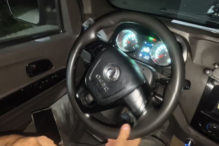 Used Dongfeng Yufeng EM26 2023 Standard Edition 41.472 kWh Henan Lithium Power Steering Wheel