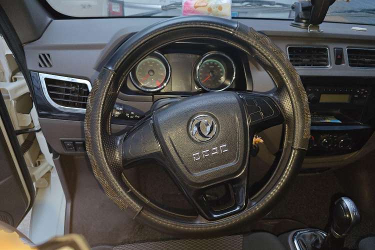 Used Dongfeng Yufeng EM26 2023 High-End Model 41.86 kWh CATL Steering Wheel