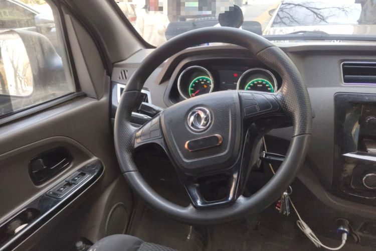 Used Dongfeng Yufeng EM26 2023 High-End Model 41.86 kWh CATL Steering Wheel