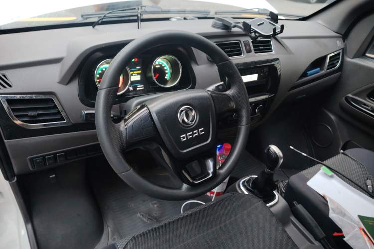 Used Dongfeng Yufeng EM26 2023 Standard Edition 41.472 kWh Henan Lithium Power Steering Wheel