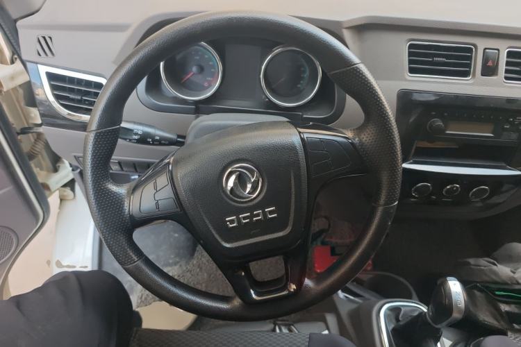 Used Dongfeng Yufeng EM26 2023 Standard Edition 41.472 kWh Henan Lithium Power Steering Wheel