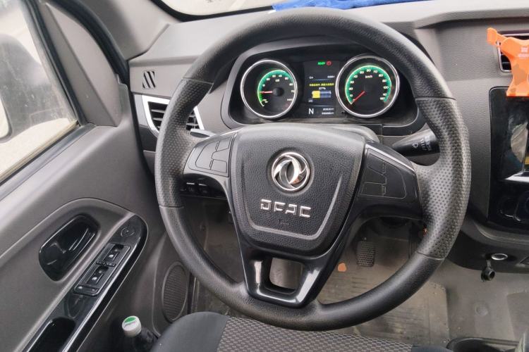 Used Dongfeng Yufeng EM26 2023 High-End Model 41.86 kWh CATL Steering Wheel