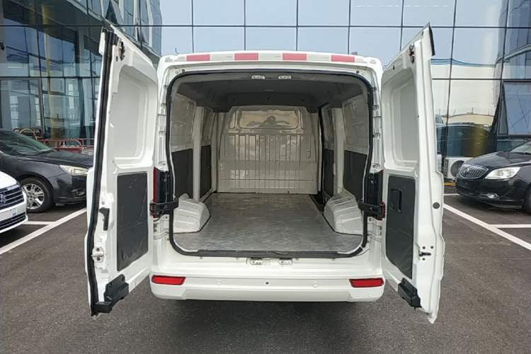 Used Dongfeng Yufeng EM26 2023 High-End Model 41.86 kWh CATL Trunk