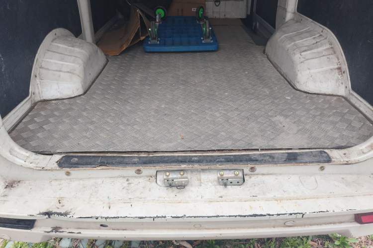Used Dongfeng Yufeng EM26 2023 Standard Edition 41.472 kWh Henan Lithium Power Trunk