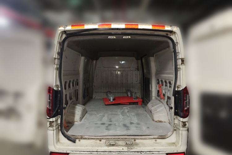 Used Dongfeng Yufeng EM26 2023 Standard Edition 41.472 kWh Henan Lithium Power Trunk