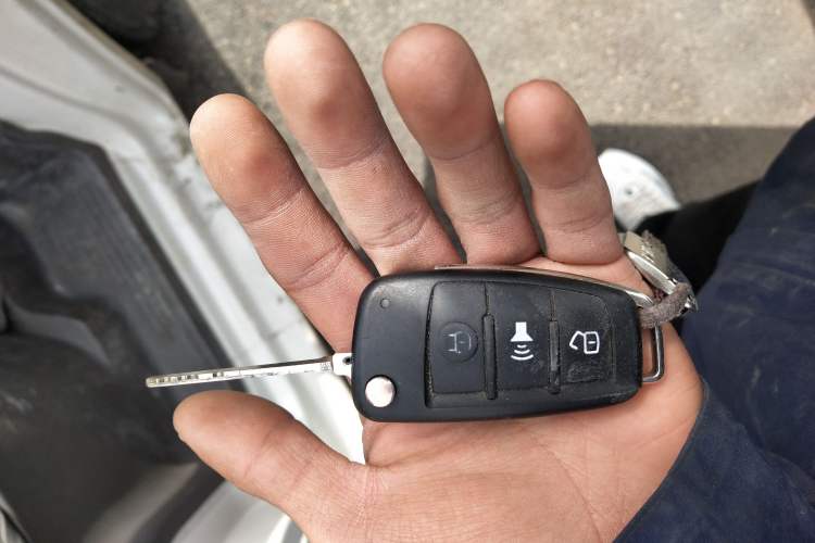 Used Dongfeng Yufeng EM26 2023 High-End Model 41.86 kWh CATL Vehicle Key