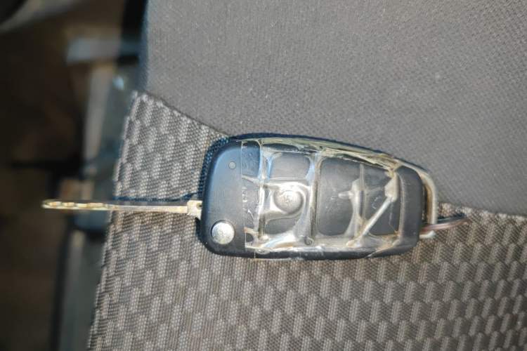 Used Dongfeng Yufeng EM26 2023 Standard Edition 41.472 kWh Henan Lithium Power Vehicle Key